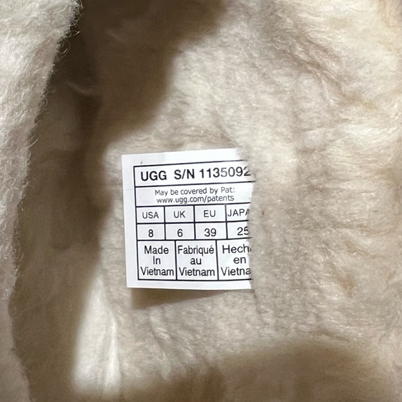 UGG classic ultra mini platform boot size 8 - Picture 3 of 4